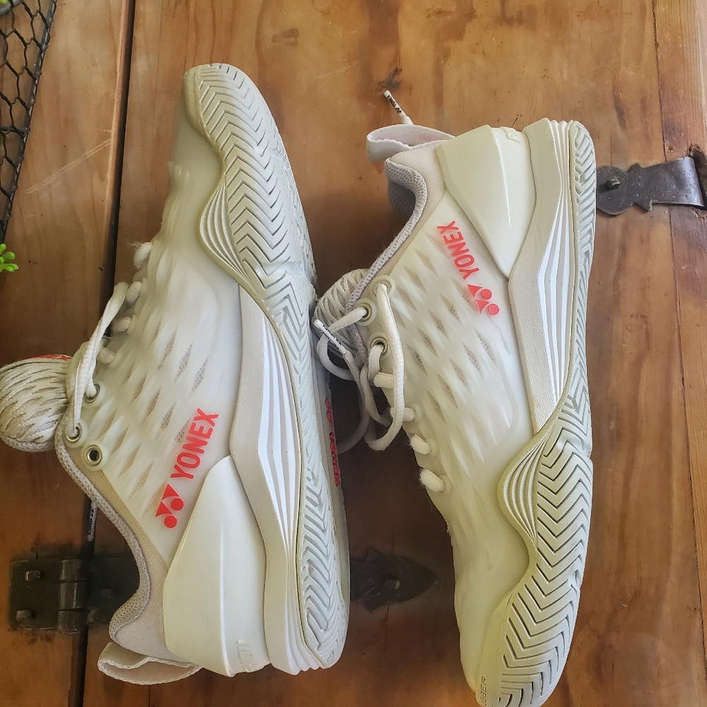 Yonex Eclipsion White size 7